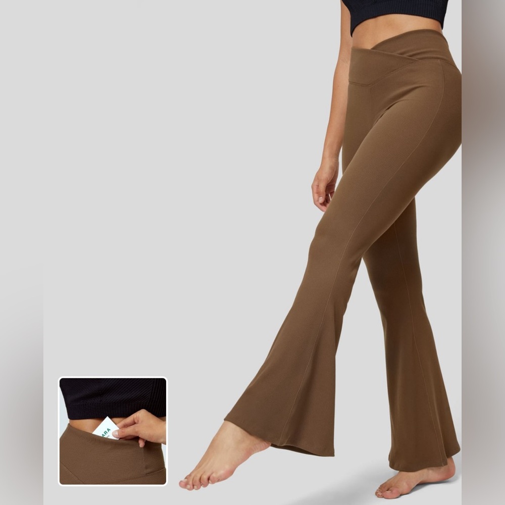 Softlyzero™ Ribbed Crossover High Waisted Back Pocket Solid Yoga Flare Leggings